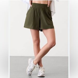 Athleta Wayfind Aspen Olive, high rise 5” shorts, size medium